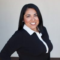 Olinca Reyes Kirch Headshot 2